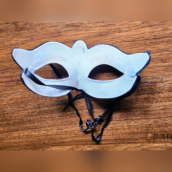 Glitter Masquerade Eye mask - Women's - Picture 2 of 3